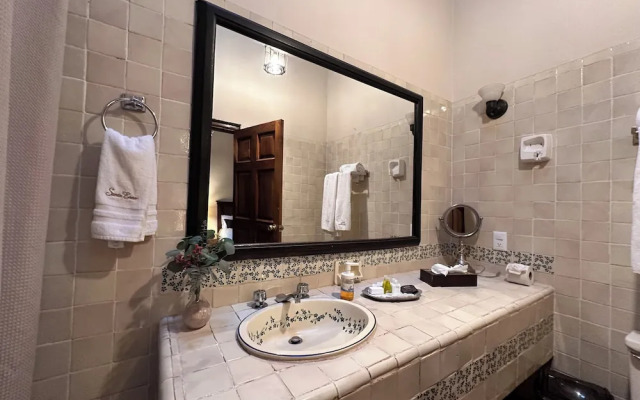 Mesón de Santa Elena Hotel Galeria