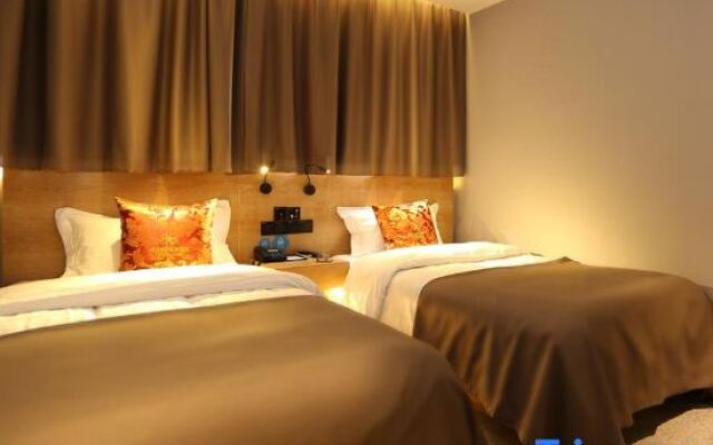 Yo Yo Pinke Hotel