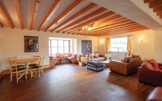 The Lake House Retreat - 7 Bedroom