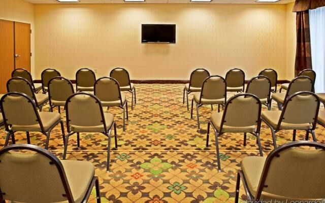 Holiday Inn Express & Suites Palm Bay by IHG