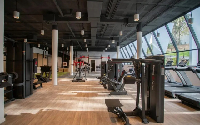 Brand New, Elegant Three Bed Apartment