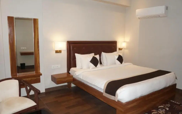 Neel Clarks Inn Express Agra