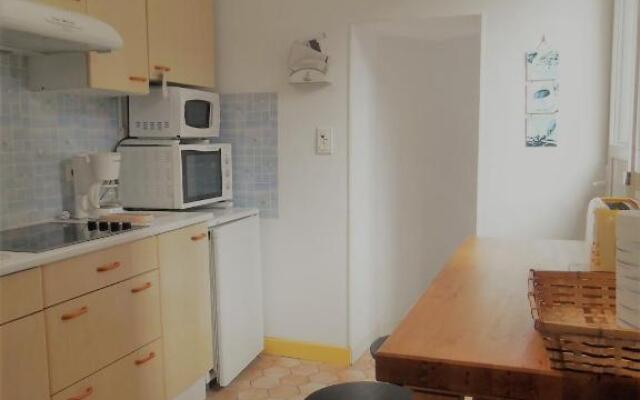 Appartement avec cour à 50m de la plage