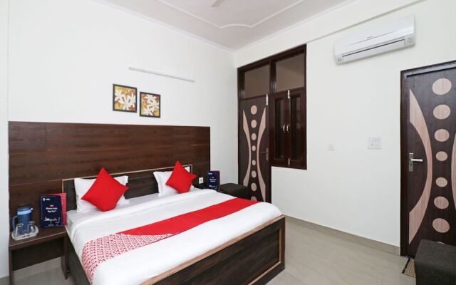 OYO 12493 Hotel Taaz Comfort Inn