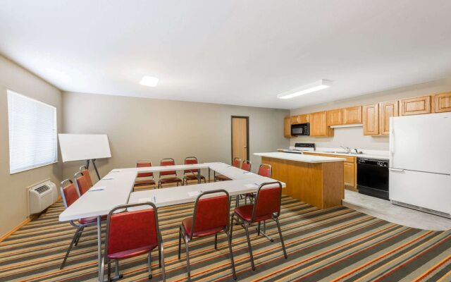Super 8 by Wyndham Chanute