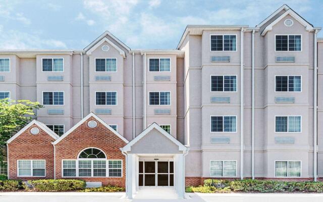 Microtel Inn & Suites by Wyndham Tuscaloosa Near University