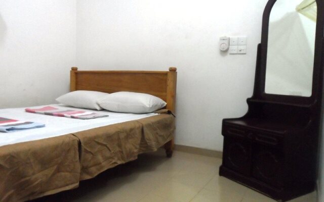 Hotel Whiteroyal