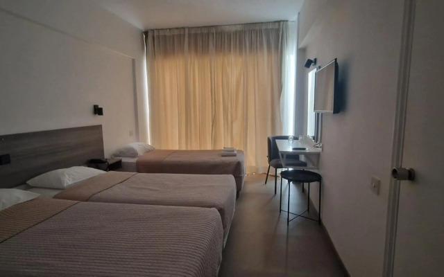 Navarria Hotel