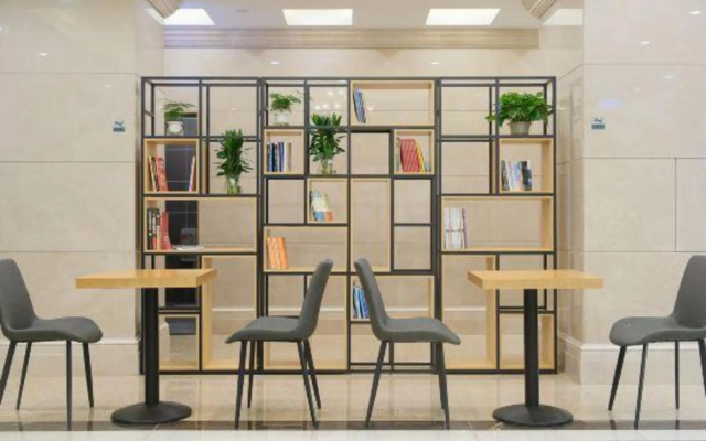 Berman Hotel (Huidong honghaiwan store)