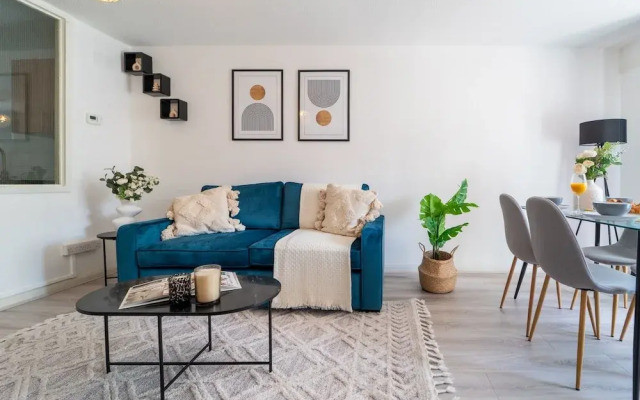 Stylish 1-Bedroom with Balcony near Soho