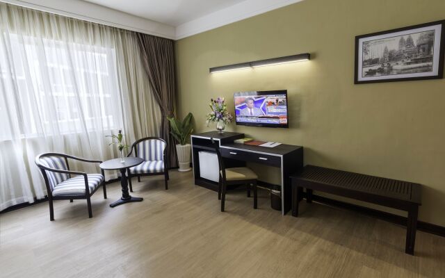 Paradise Hotel