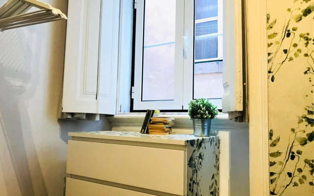 Charming Flat with Great Terrace, Best Location
