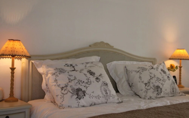 Welcoming Holiday Home in Heiloo with Sunlit Terrace