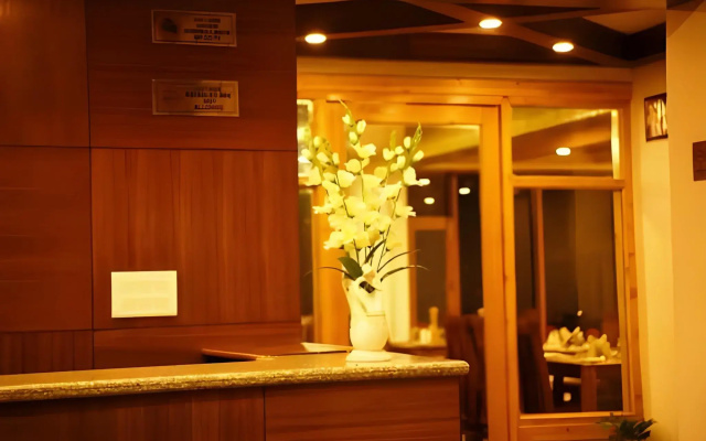 Hotel Monarch Residency