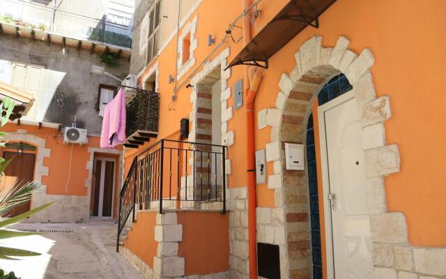 Romantic holiday home in Agrigento with balcony