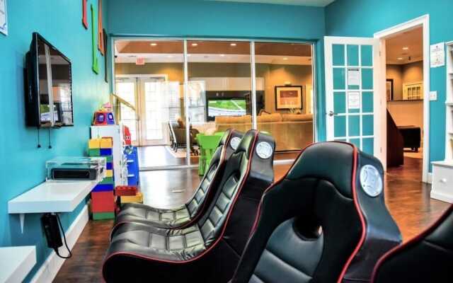 Lucaya 3 Bedroom 2 Bath Townhome!