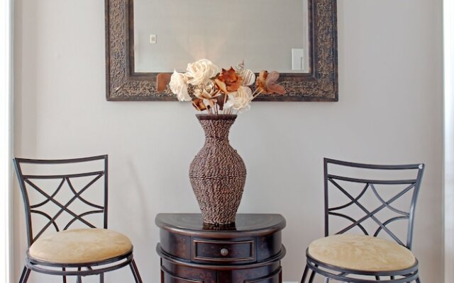 Newly Renovated Parkside Apt