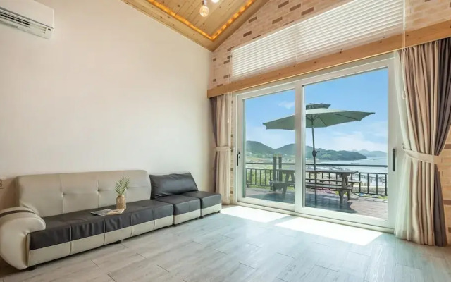 Yeosu Arum Oceanview Whole House Pension