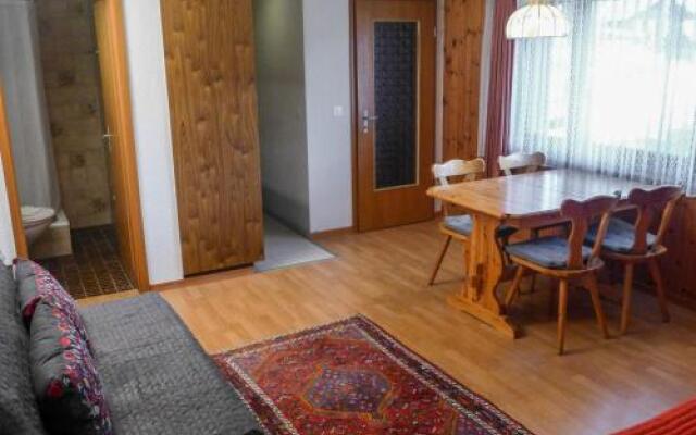 Apartment Chalet Chiebrendli