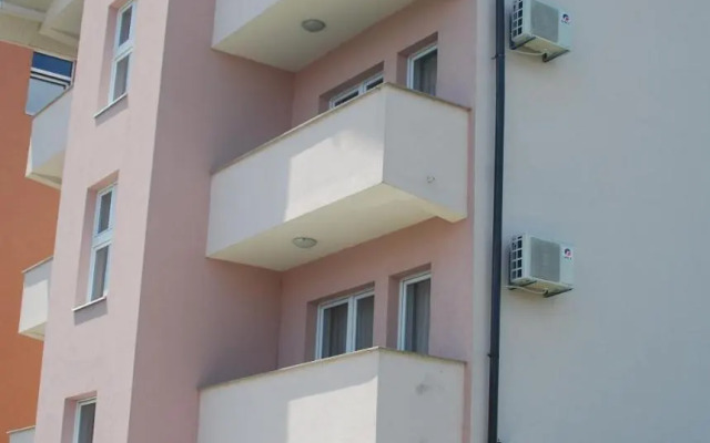 Rumi Apartments