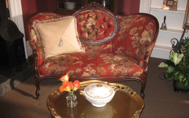 Homestead House B&B