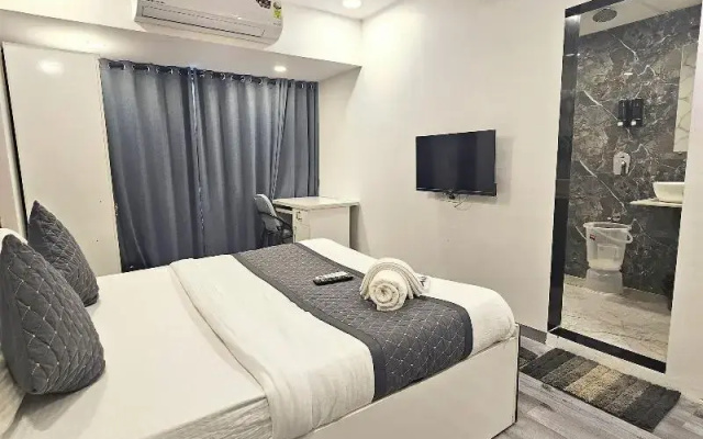 Astha Kandivali Service Apt