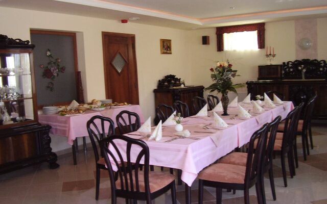 Le Rose Hotel