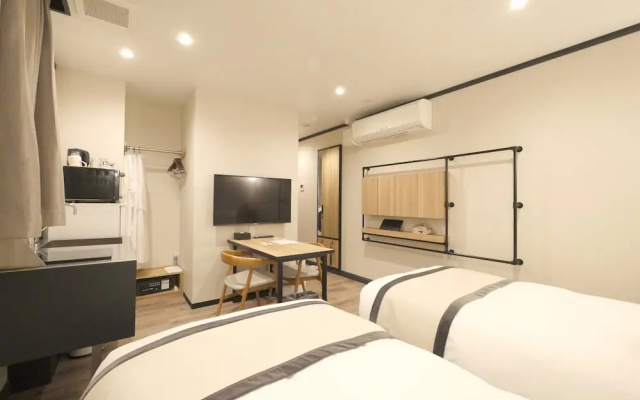 Yksi