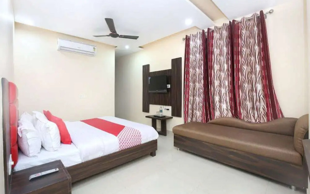 OYO 10318 Hotel Sukhman Residency
