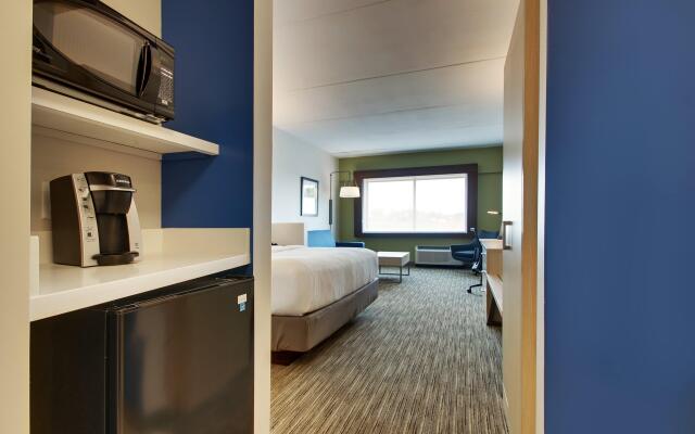 Holiday Inn Express and Suites-Elizabethtown North by IHG