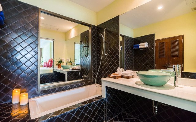 Hive Khaolak Beach Resort - Adults Only