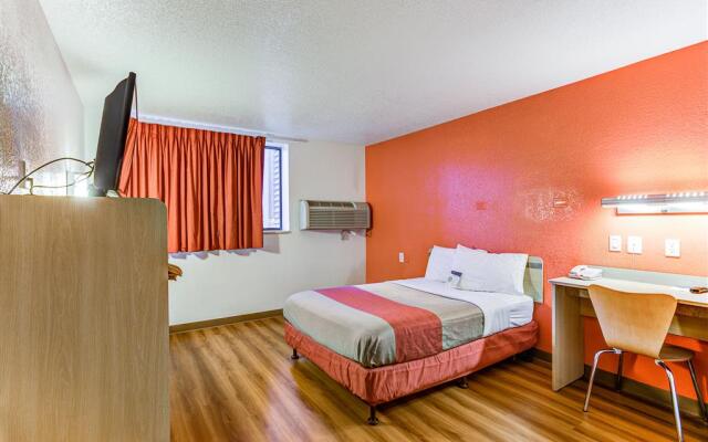 Motel 6 Tigard, OR - Portland South - Lake Oswego