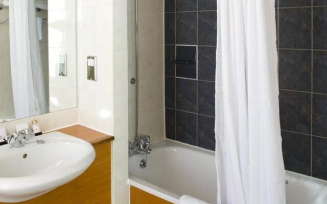 Surya Hogs Back Hotel and Spa