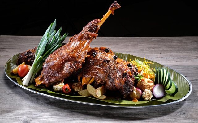 Golden Prince Hotel and Suites