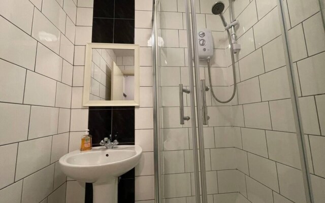 Impeccable 2-bed Apartment by Cardiff City Centre
