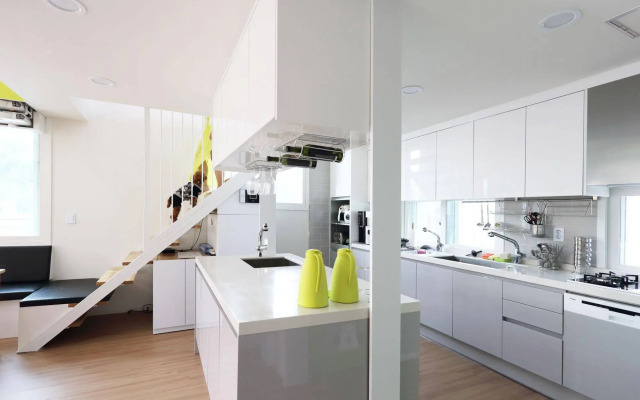 Yene House