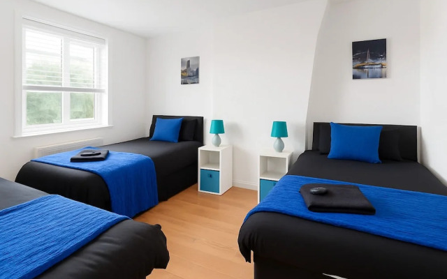 Prime 4BR Reading House & Free Parking