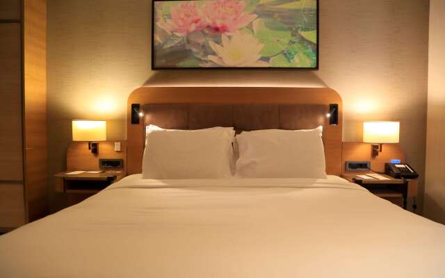 DoubleTree by Hilton Hotel Istanbul - Tuzla