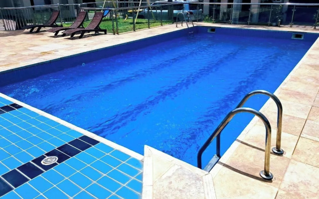 Stylish 3 Bedroom House Near Airport & Marina Mall