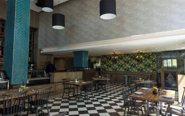 Stylish & Elegant With Epic Views Near Menlyn
