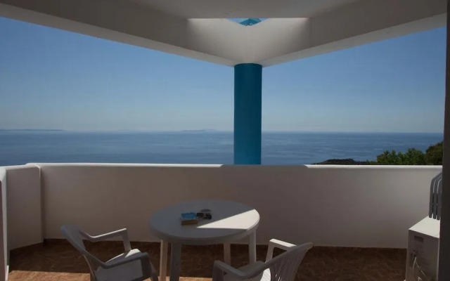 Paradise Lukova Hotel