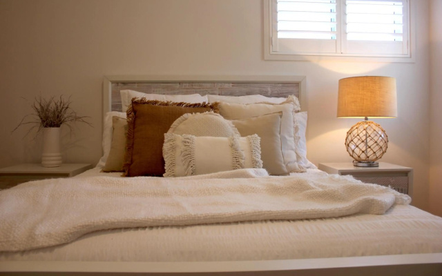 Ayada Villa - Pet Friendly - 1 Min to Beach – Guest Rooms – Culburra Beach