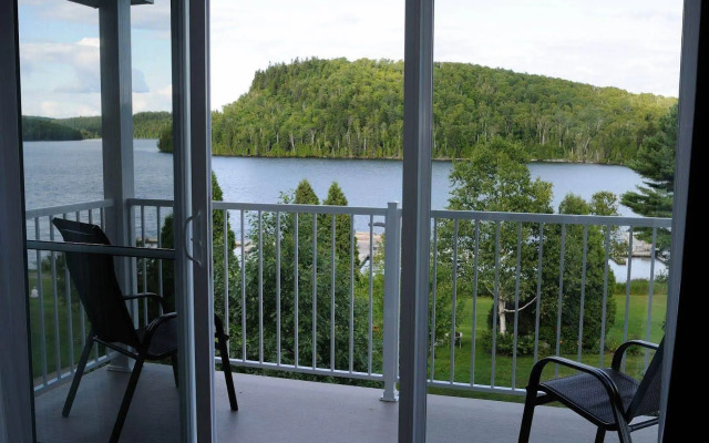 Auberge du Lac-à-l'Eau-Claire