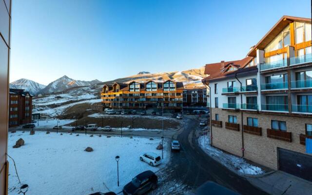 COMFY Family Suite, 4 seasons F1, New Gudauri