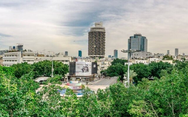 The White House Hotel at Dizengoff Square