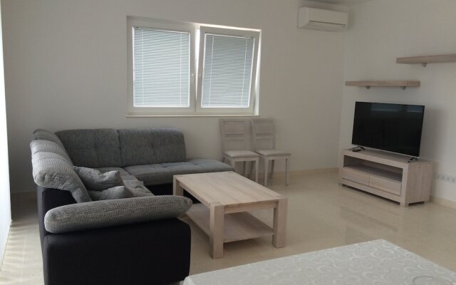 Villa Bachelor