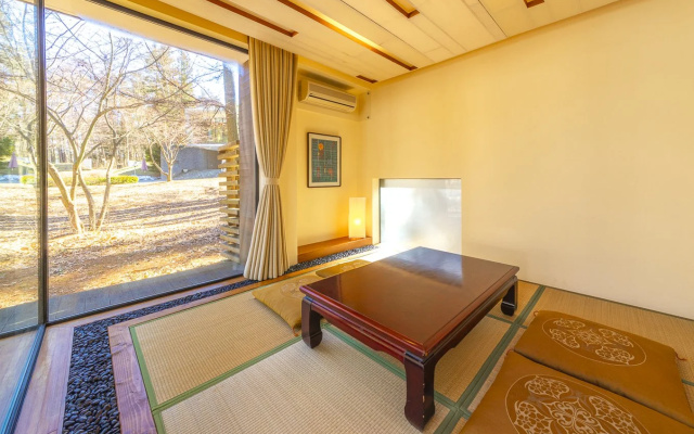 Forest Village – Guest Rooms – Fujikawaguchiko