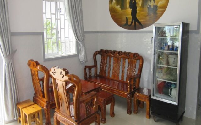 Huong Tuyet Motel