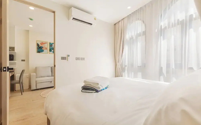 One bedroom Palmetto Condo Karon A512
