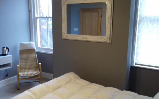 Lansdown House Bed & Breakfast